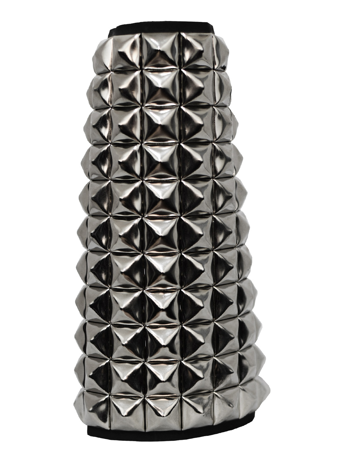 11-rækket pyramideformet læderarmbånd