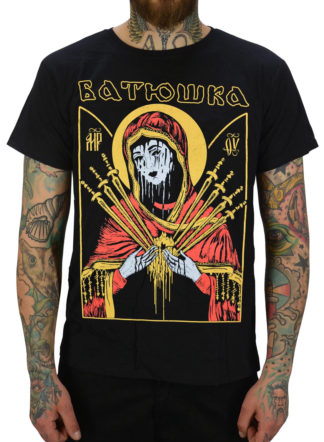 Batushka Maria T-shirt med rødklædt figur, dolke og religiøs ikonografi i sort metal stil